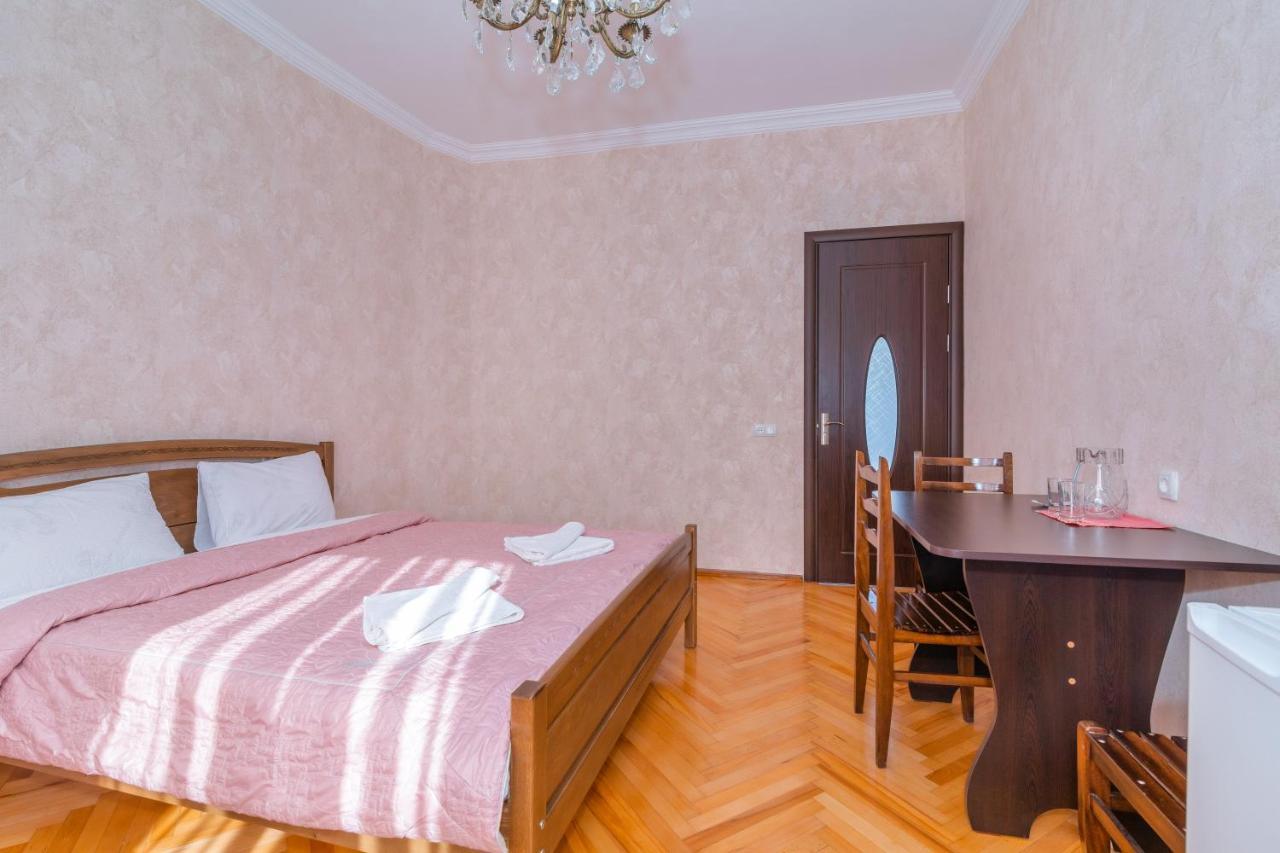Gogichas Tower Hotel Borjomi Eksteriør billede