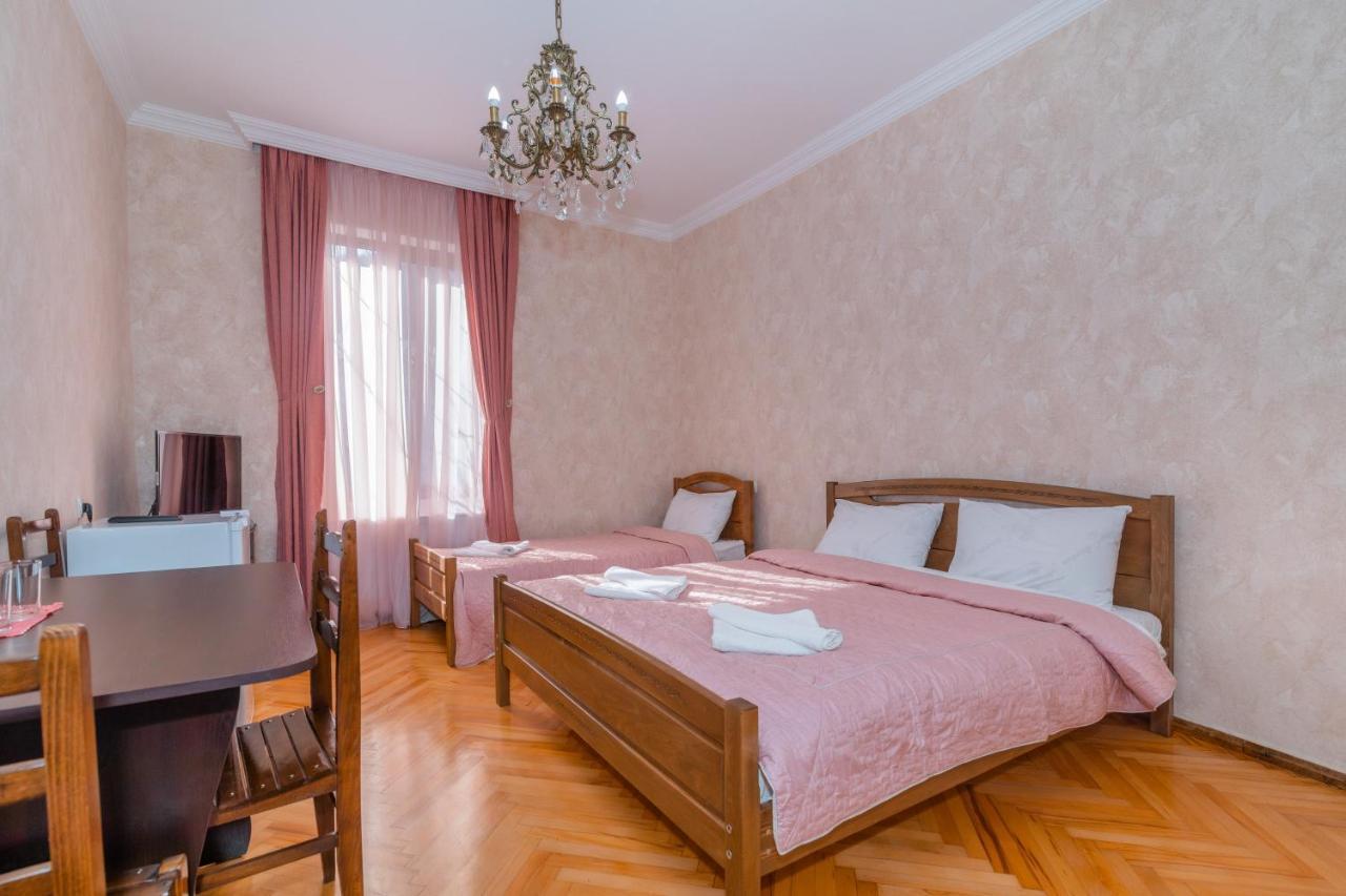 Gogichas Tower Hotel Borjomi Eksteriør billede